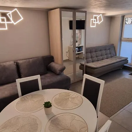 M&s Ausros Apartmán *